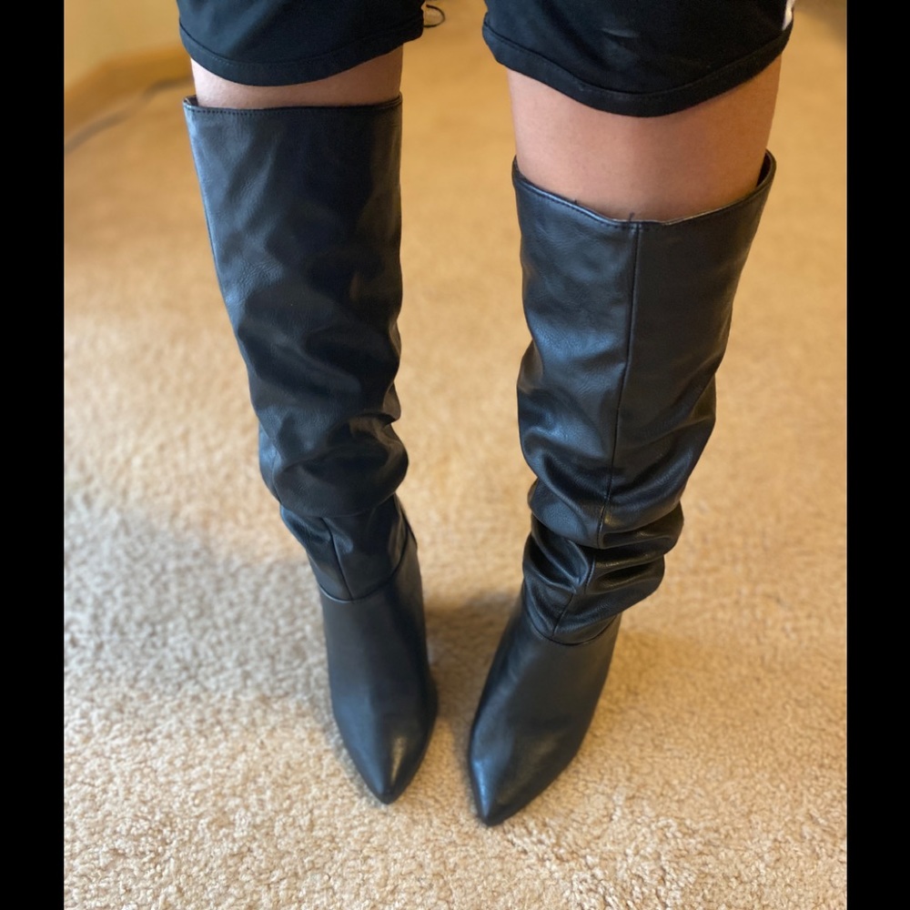 Slouchy heel boots